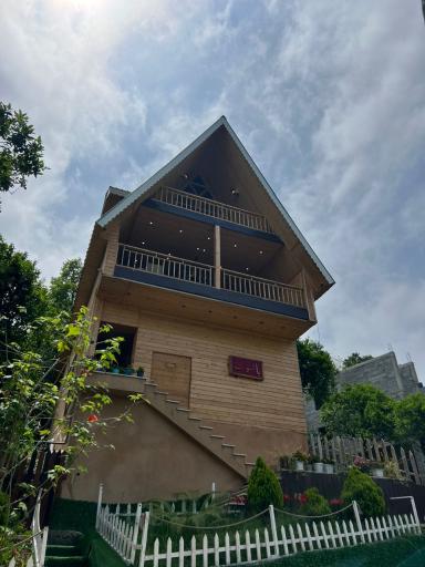 عکس اقامتگاه چوبی یاقوت