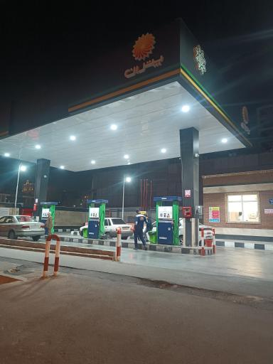 عکس پمپ بنزین