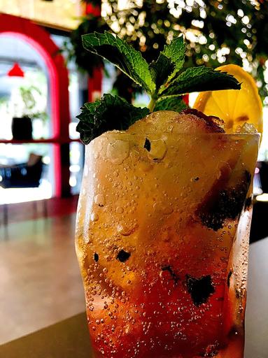 عکس کافی شاپ میلان