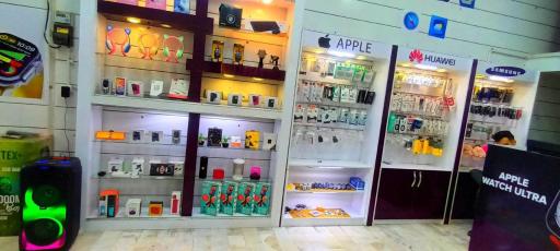 عکس فروشگاه موبایل و لوازم جانبی هیراد