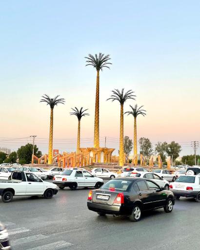 عکس میدان پنج نخل