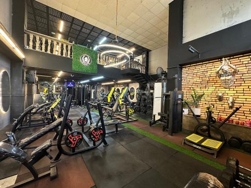 عکس باشگاه بدنسازی فرشاد