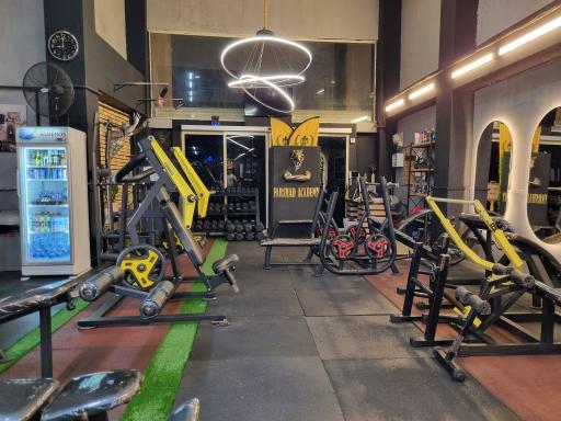 عکس باشگاه بدنسازی فرشاد