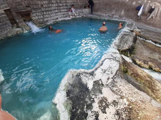 عکس چشمه آب معدنی آب اسک