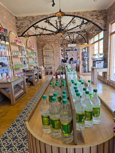 گلاب و عرقیات ربیع ایران گلاب