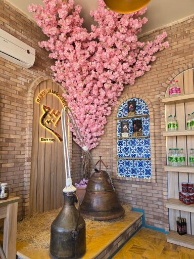 عکس گلاب و عرقیات ربیع ایران گلاب