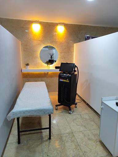 عکس لیزر موهای زائد دکتر مازیار هاشمی