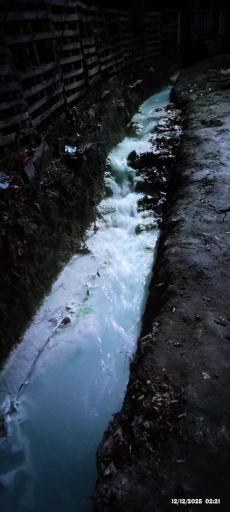 عکس چشمه آب معدنی آب اسک