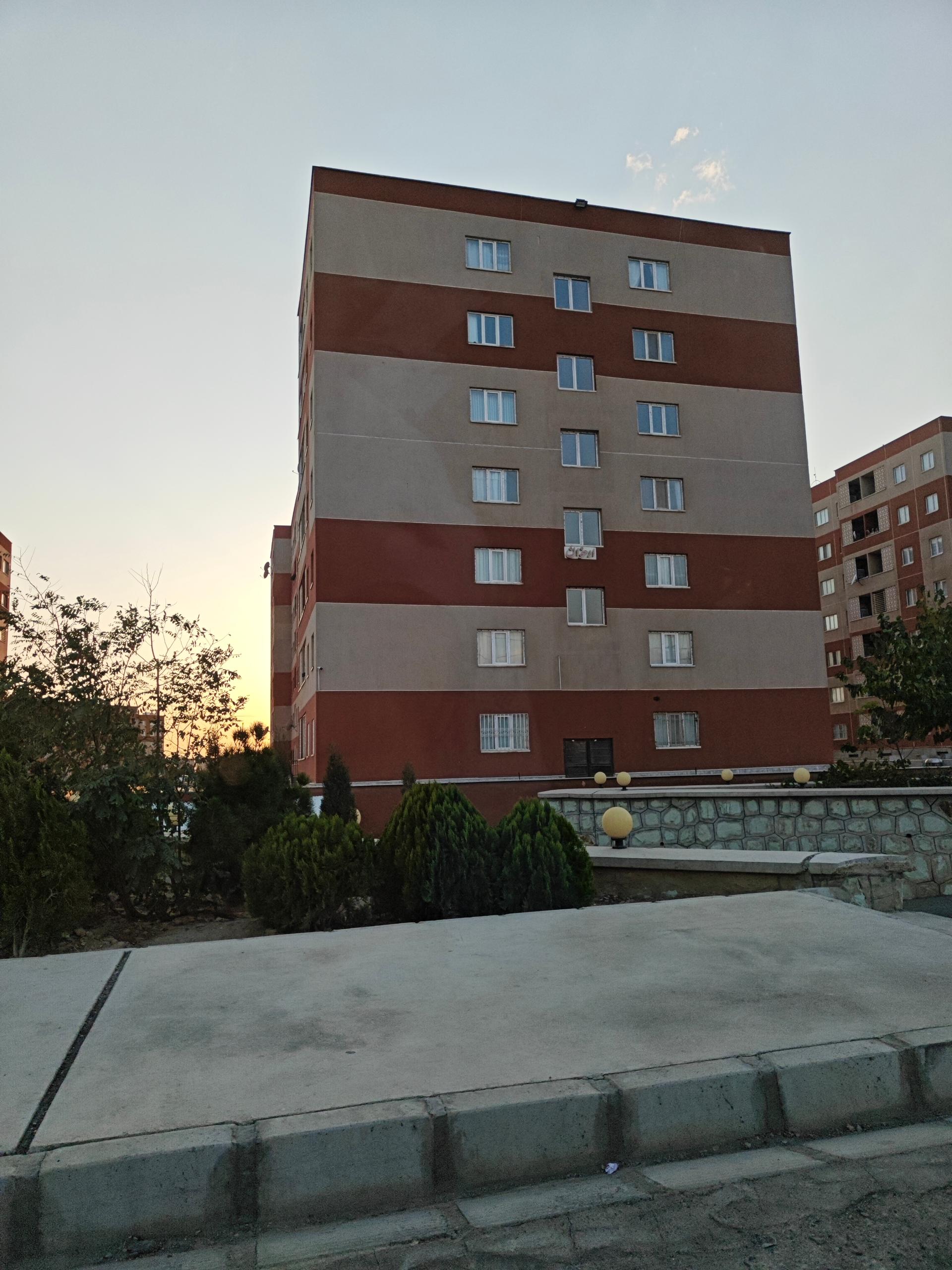 عکس بلوک ارغوان