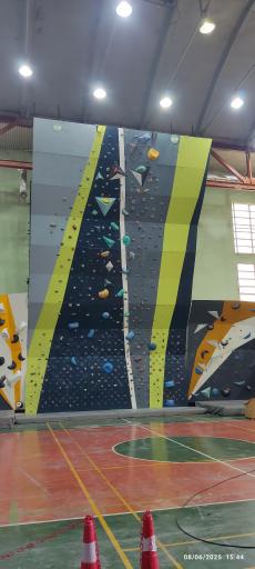 عکس سالن سنگنوردی کوثر 