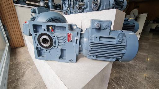 عکس چرخش محور پارسیان 