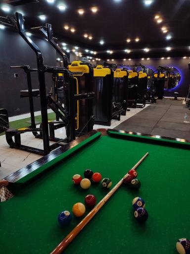 عکس اکادمی بدنسازی حسام دانشگری