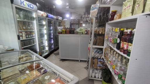 عکس فروشگاه سبزیجات مزرعه سبز طلایی
