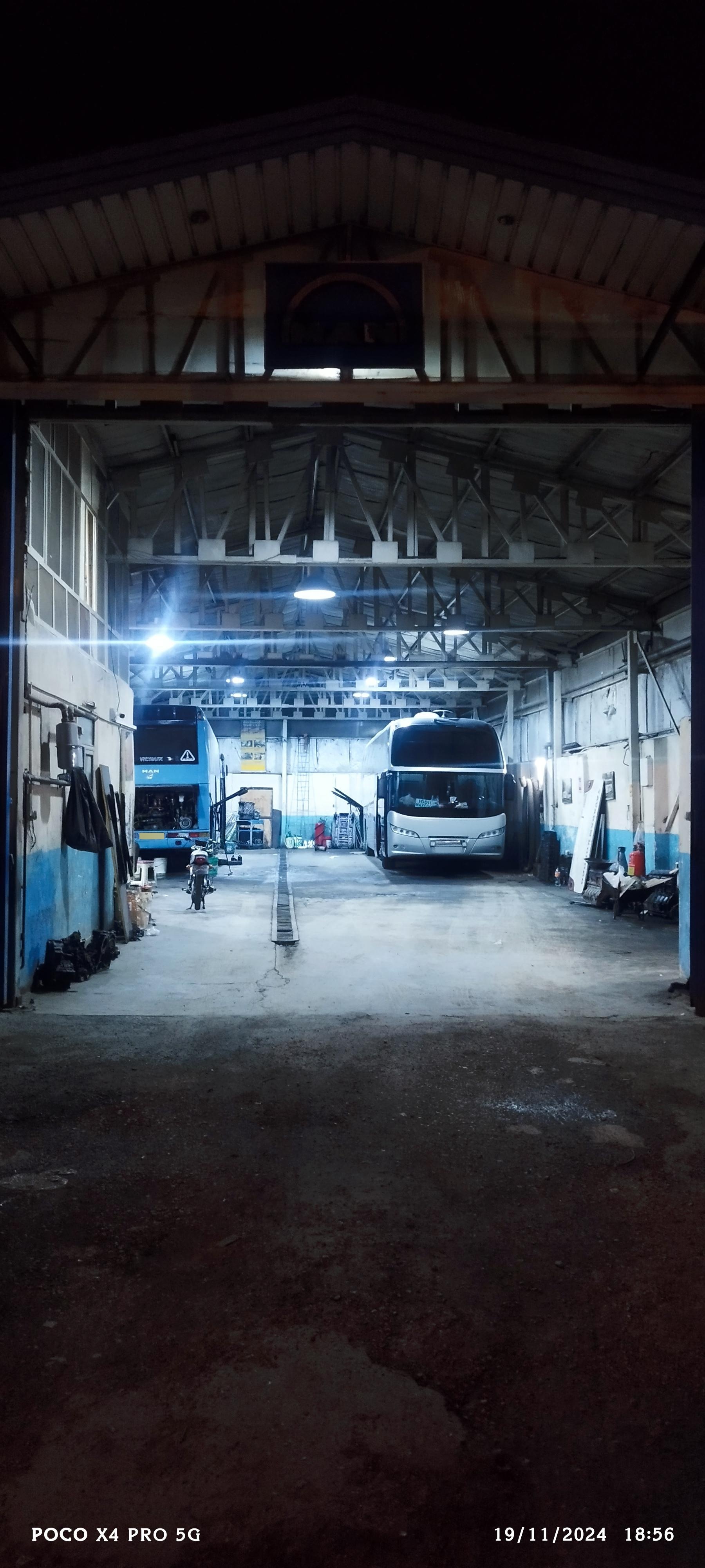 عکس نمایندگی MAN برادران بالایی 