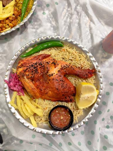 عکس رستوران و بیرون بر دارچین