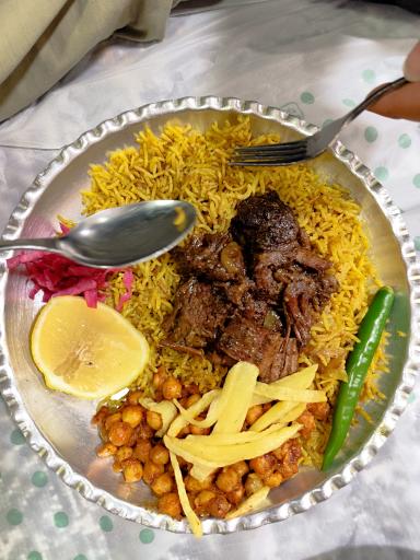 عکس رستوران و بیرون بر دارچین