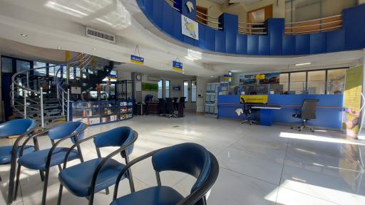 عکس نمایندگی ایرانخودرو ۲۰۸۳