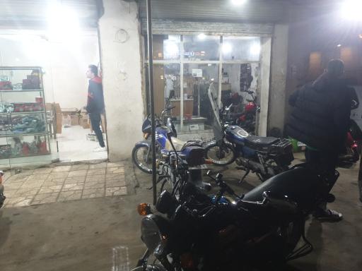 عکس تعمیرگاه موتور سیکلت عارف