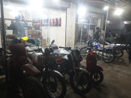 عکس تعمیرگاه موتور سیکلت عارف