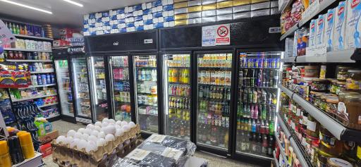 عکس سوپرمارکت بلوط