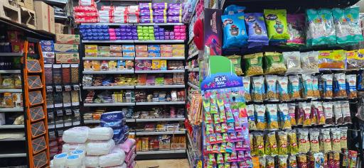 عکس سوپرمارکت بلوط