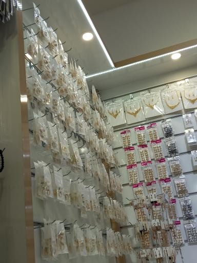 عکس فروشگاه بدلیجات