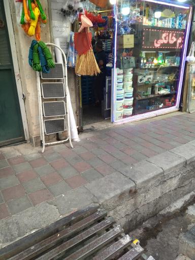 عکس فروشگاه رنگ، ابزار و یراق پلاسکو