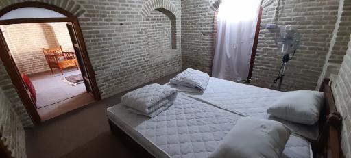 عکس رباط طبسی
