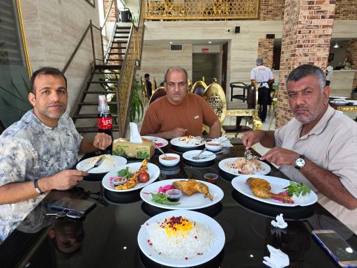 عکس رستوران و بیرون بر عرشیا