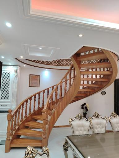 عکس مرکز تخصصی تولید پله گرد و مارپیچ اسپیرال