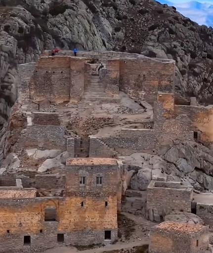 عکس قلعه بابک