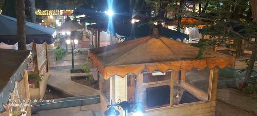 عکس رستوران باغ لاله