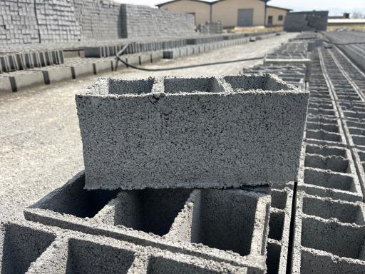 عکس تولیدی مصنوعات سیمانی و مصالح ساختمانی برزگر