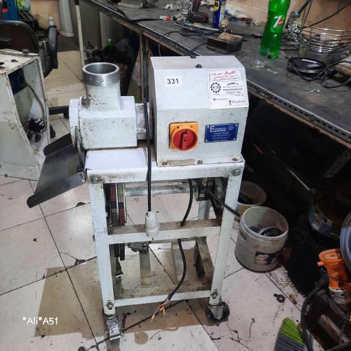 عکس خدمات فنی و سیم پیچی الکترو صنعت