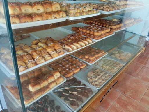 عکس شیرینی سرای بلوط 