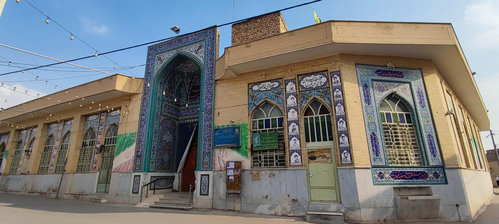 عکس مصلی نماز جمعه