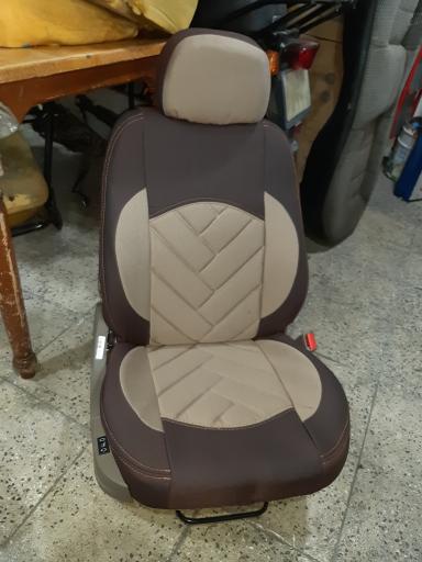 عکس تودوزی و تعمیرات صندلی مجید