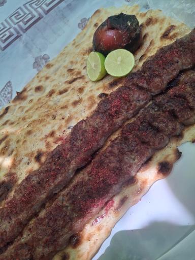 عکس کباب سرای شهر سبز