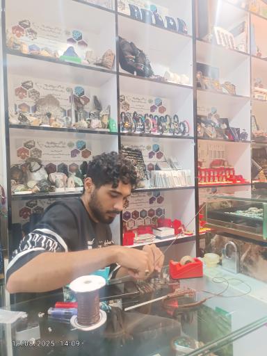 عکس مرکز پخش سنگ‌های قیمتی ماهان