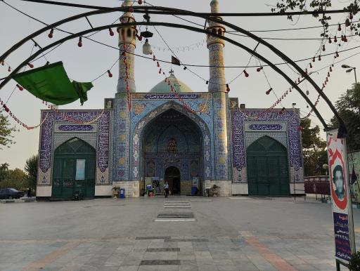 عکس درب ورودی حرم‌ مطهر حضرت امامزاده ابوالحسن علیه السلام