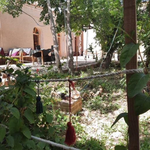 عکس باغچه سرای سنتی میلاد