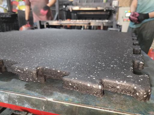 عکس کارخانه کفپوش شهر (انبار مرکزی)