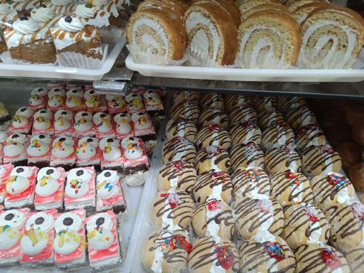 عکس شیرینی و شکلات خوشه