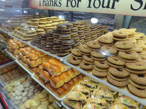 عکس شیرینی و شکلات خوشه