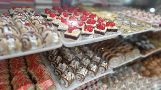 عکس شیرینی و شکلات خوشه