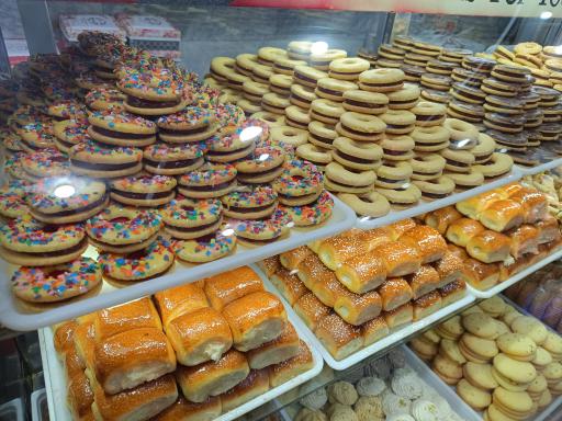 عکس شیرینی و شکلات خوشه