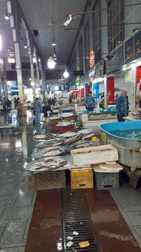 عکس بازار ماهی فروشان