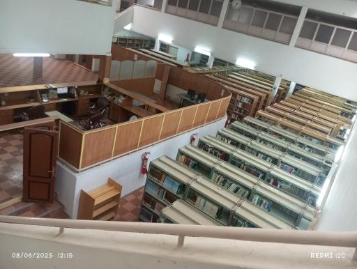 عکس کتابخانه دانشکده ادبیات