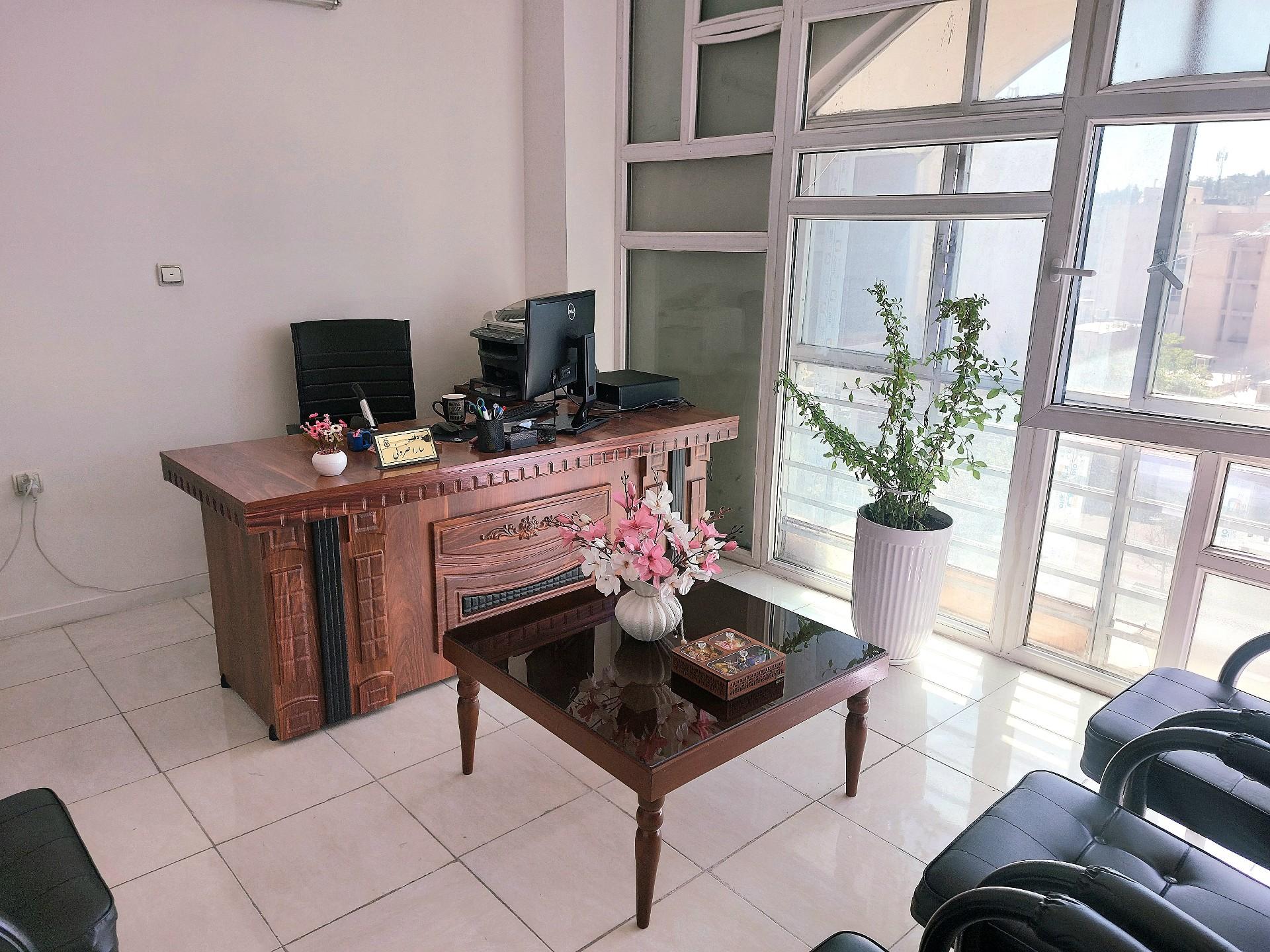 عکس دفتر اسناد رسمی ۴۹۲ کرج سارا ضرونی