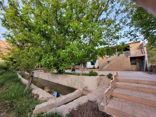 عکس اقامتگاه بومگردی بادام